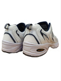کتونی نیوبالانس ۵۳۰ سفید سرمه ای مردانه و زنانه مناسب پیادهروی و استفاده روزمره